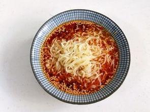 酸汤方便面爆料视频教程,一招解锁地道酸辣风味